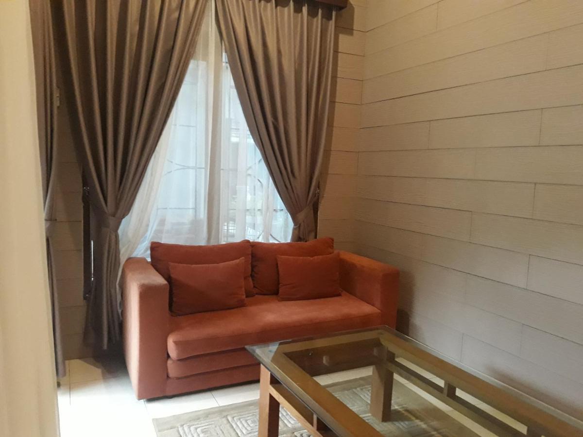 Alsalam Syariah Guesthouse Solo Exterior foto