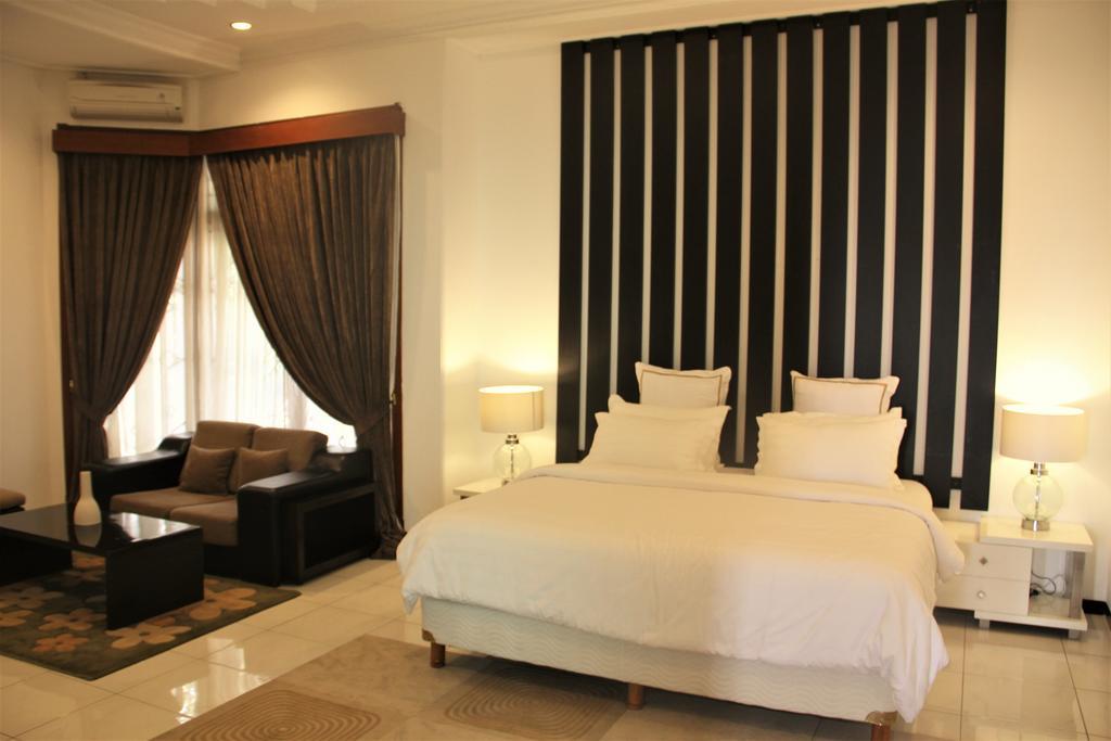 Alsalam Syariah Guesthouse Solo Exterior foto