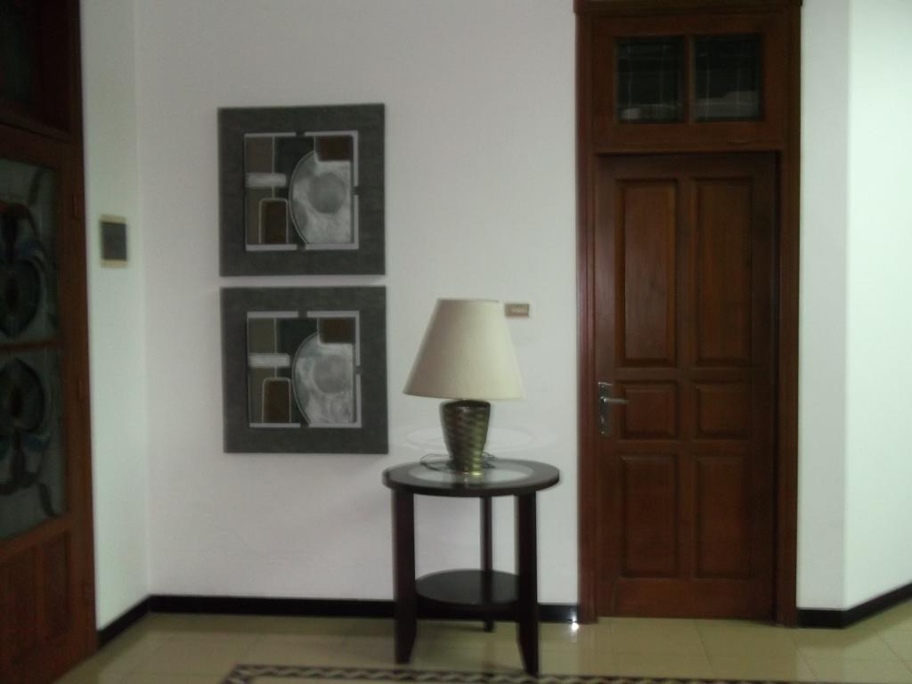 Alsalam Syariah Guesthouse Solo Exterior foto